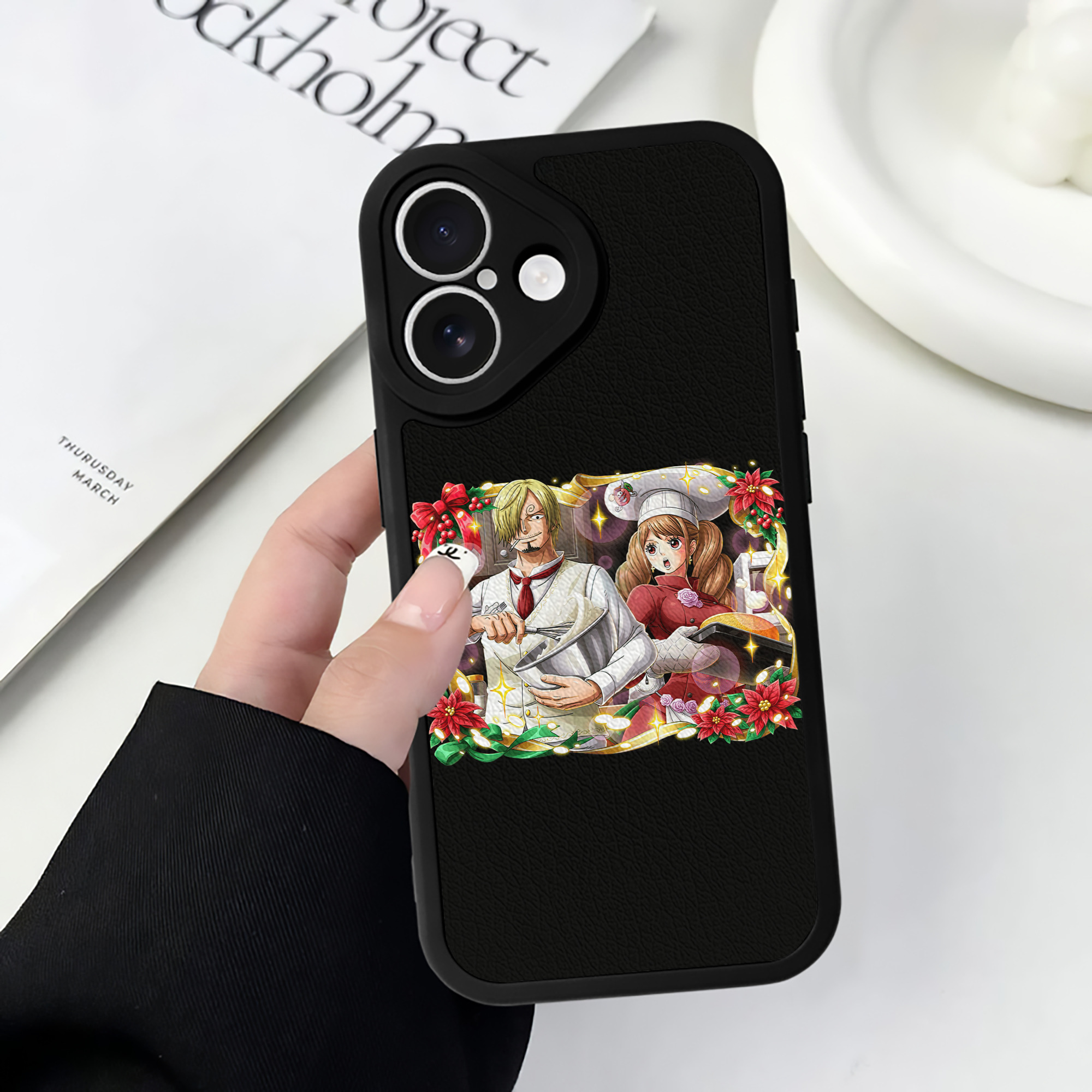 （画像用） ワンピース サンジ ONE PIECE Sanji 【iPhone 16シリーズ対応】シリコンスマホケース（レザー調） 材質：シリコン